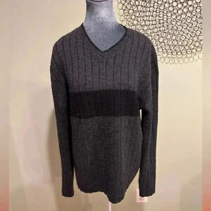 Banana Republic %100 Wool Sweater Gray with Black Stripe - Size Medium
